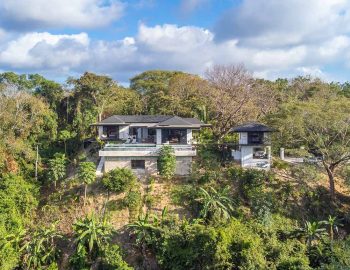 Luxurious 5-Bedroom Villa in Playa Hermosa-1